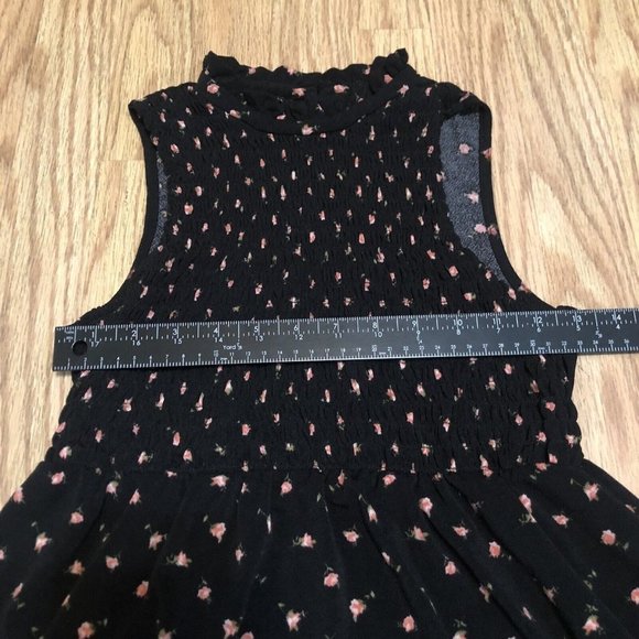 wallflower womens top blouse sleeveless smocked stretchy material size medium - Picture 7 of 12